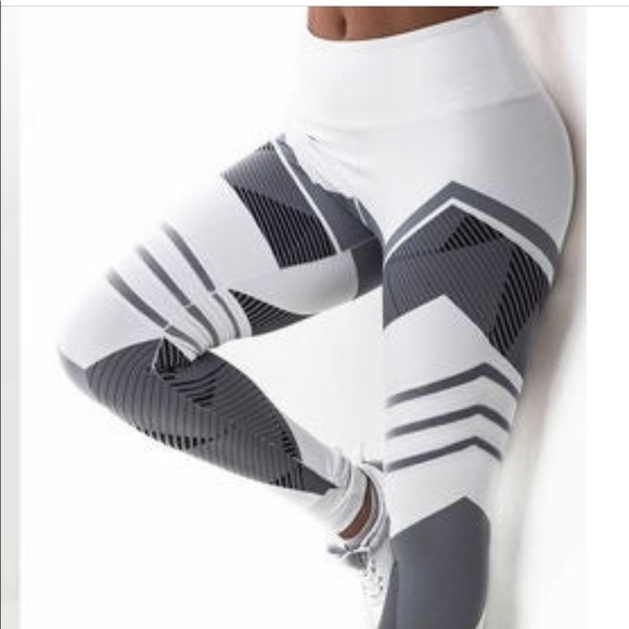 Yoga fit Ness Leggings - Picture 1 of 2